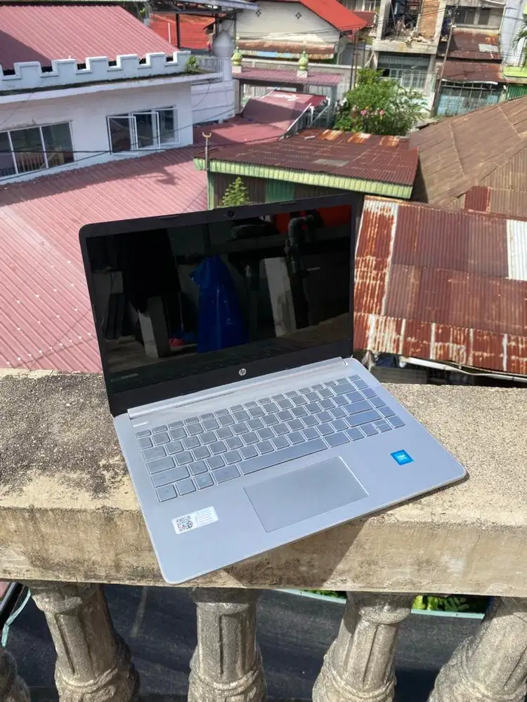 Laptop HP14s Dq3110TU Ram 4/256 GB Paling laris
