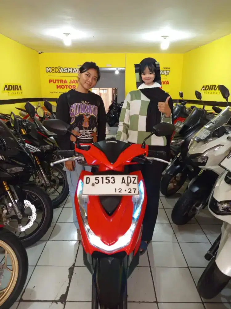 Loker karyawati penjaga showroom motor