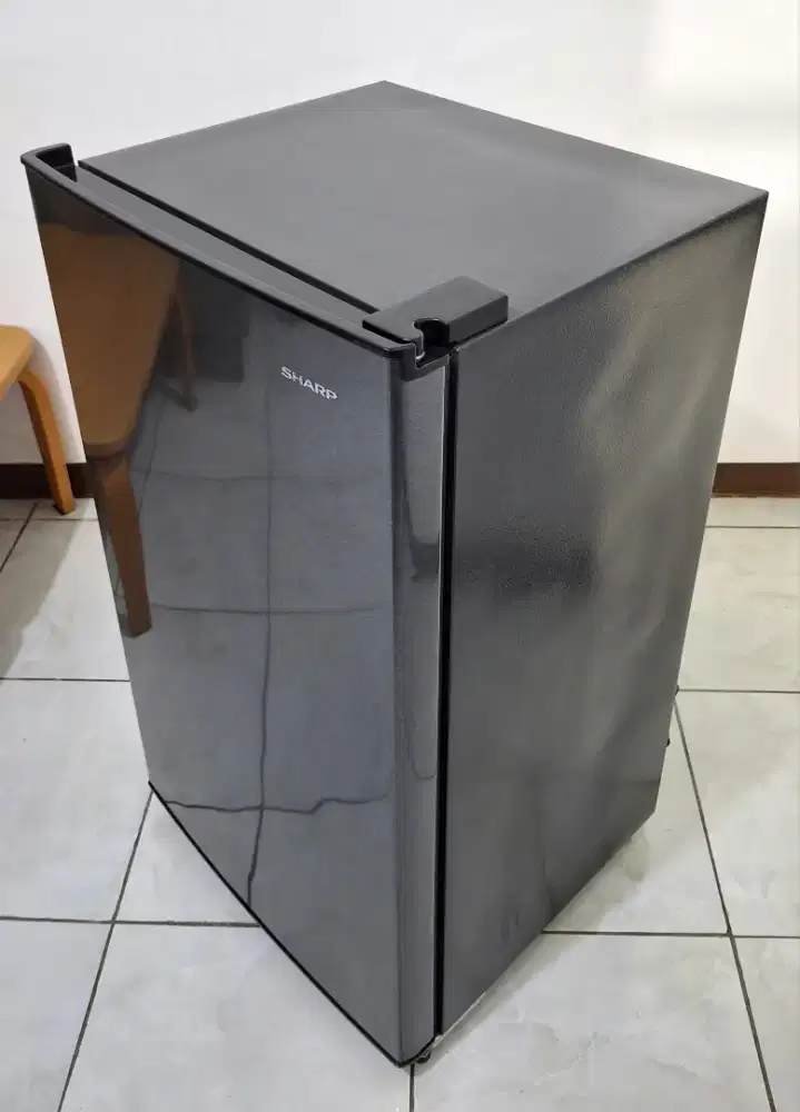 Kulkas bekas Sharp SJ-N162, kondisi masih bagus