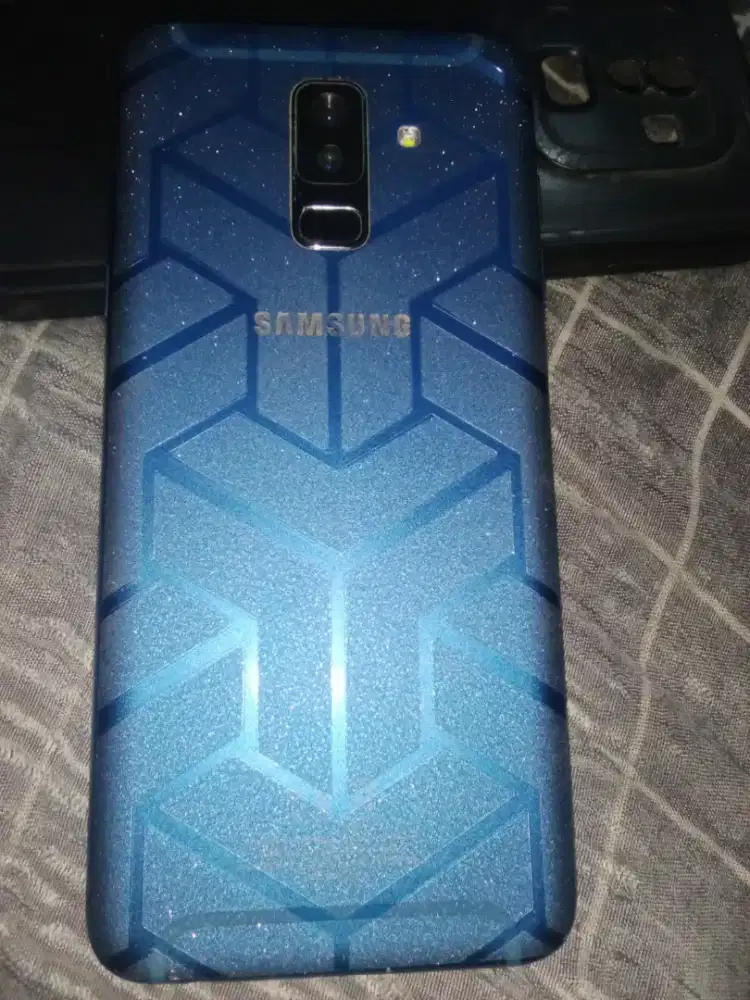 Samsung A6 plus. RAM 4GB