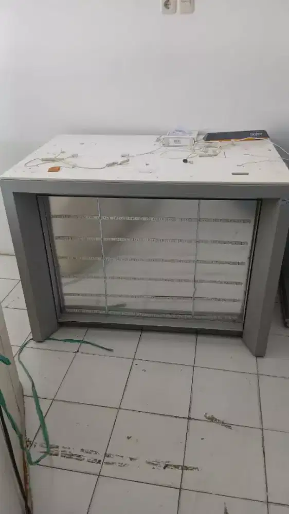 RAK MEJA BEKAS DISPLAY HP REALME BARANG MULUS, HARGA NEGO