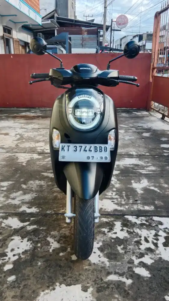 Dijual honda scoopy energetic th25 type tertinggi smartkey, km 2000