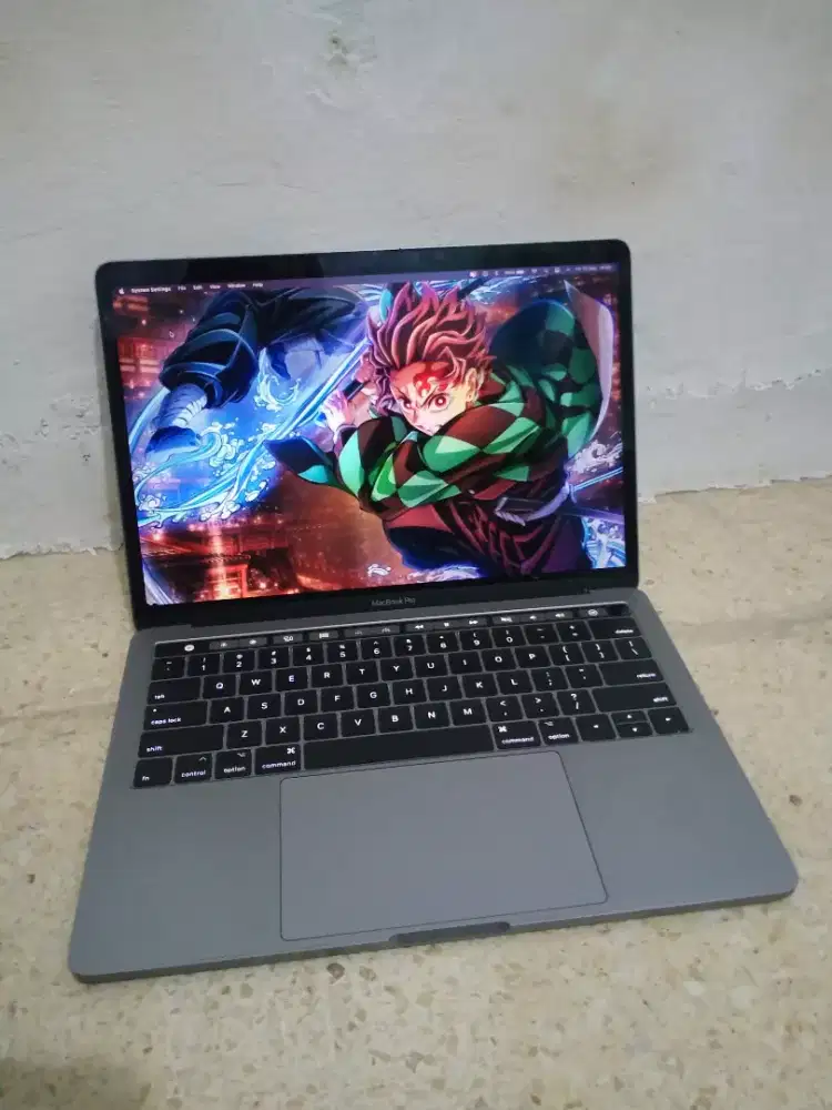 Laptop Murah MacBook Pro 13in 2017 Toucbar core i5 8/SSD 256