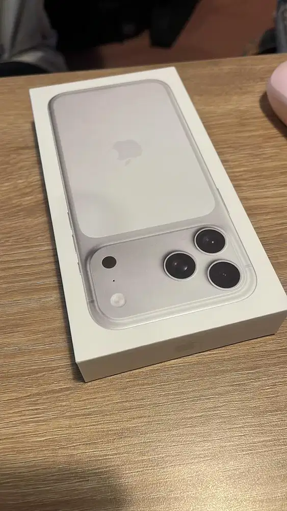 IPHONE 17 PRO MAX 256 SILVER