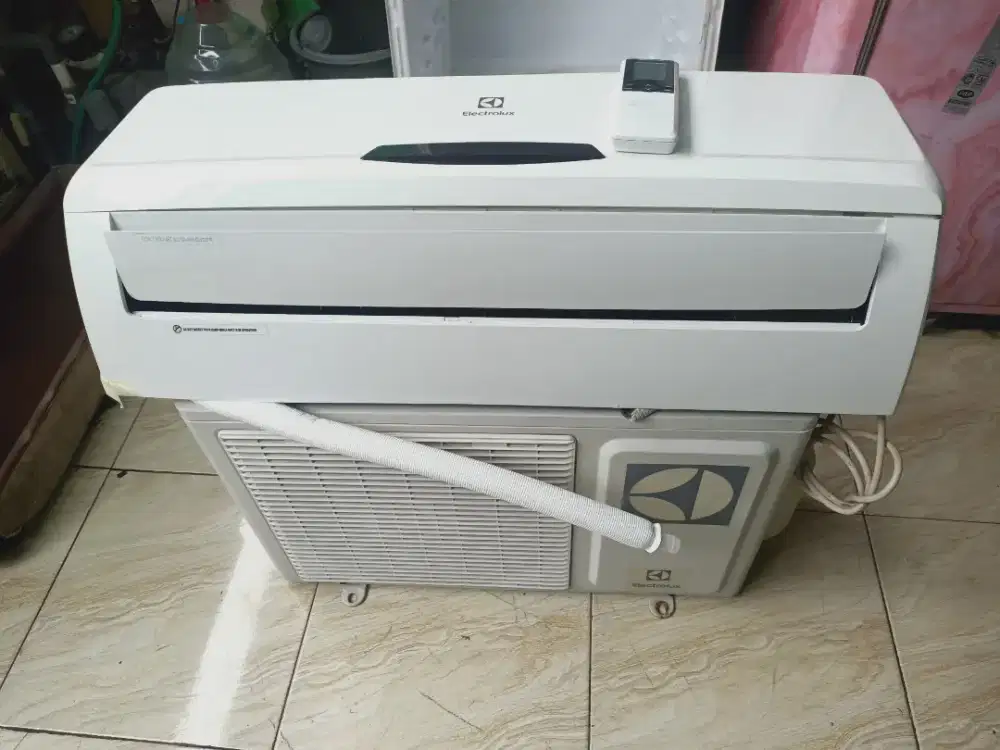 Jual ac elektroluc1/2 pk R 410 lowwat 320 watt kondisi 95% ori semua