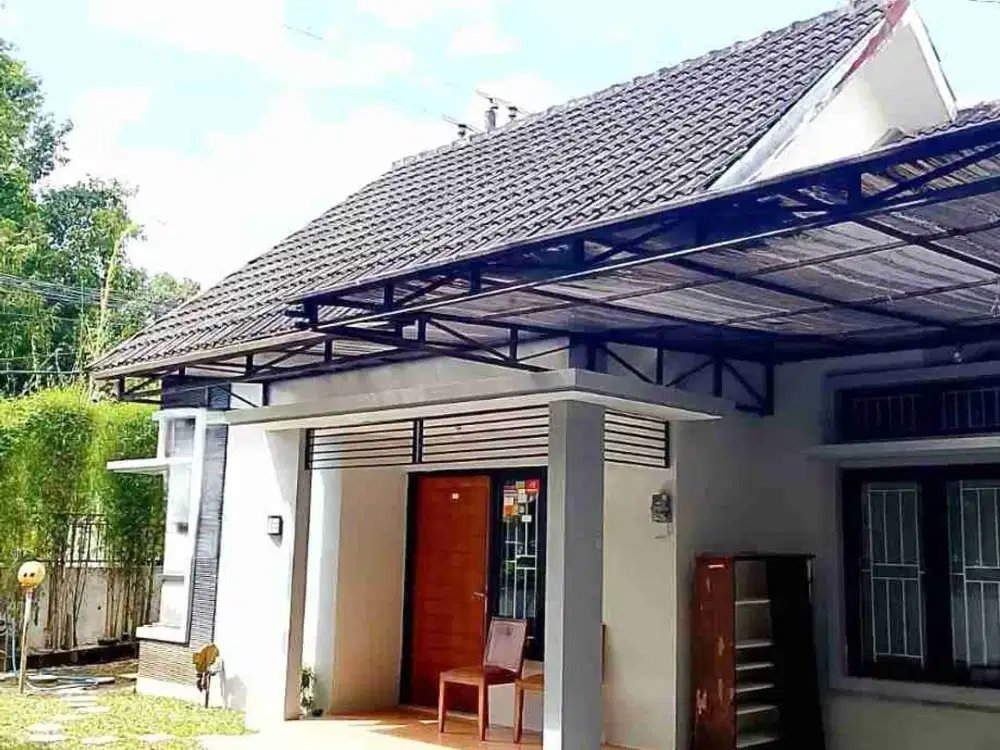 rumah semi furnish di jl. damai dekat ugm
