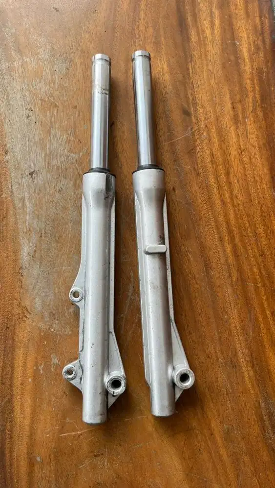 Shock depan supra x 125 sepasang