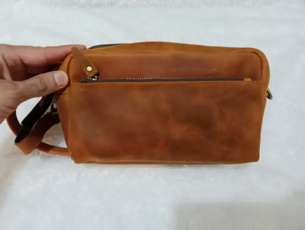 Tas selempang kulit pria , handbag  3 ruangan Xl Harga 320 pas cilebut