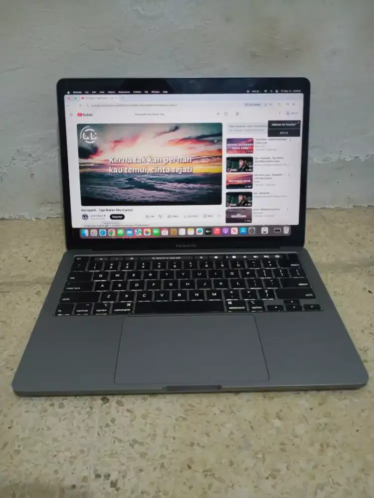 Laptop Murah MacBook Pro Retina 13in 2020 Touchbar core i5 8/SSD 256