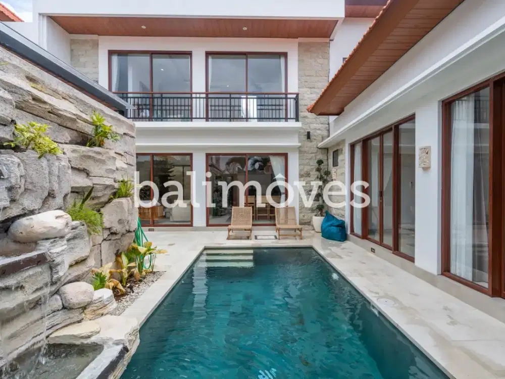 Vila Baru Dua Lantai dengan Tiga Kamar Tidur yang Menawan di Sanur