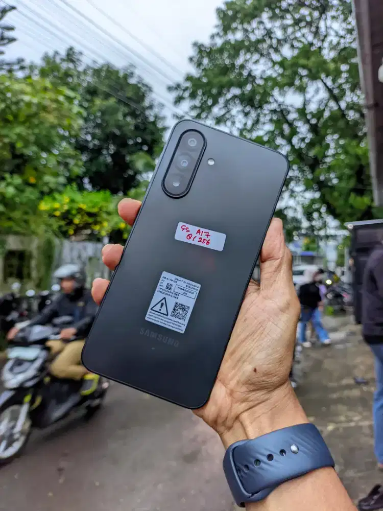 Samsung galaxy A17 4G ram 8/256GB lengkap mulus normal no mines
