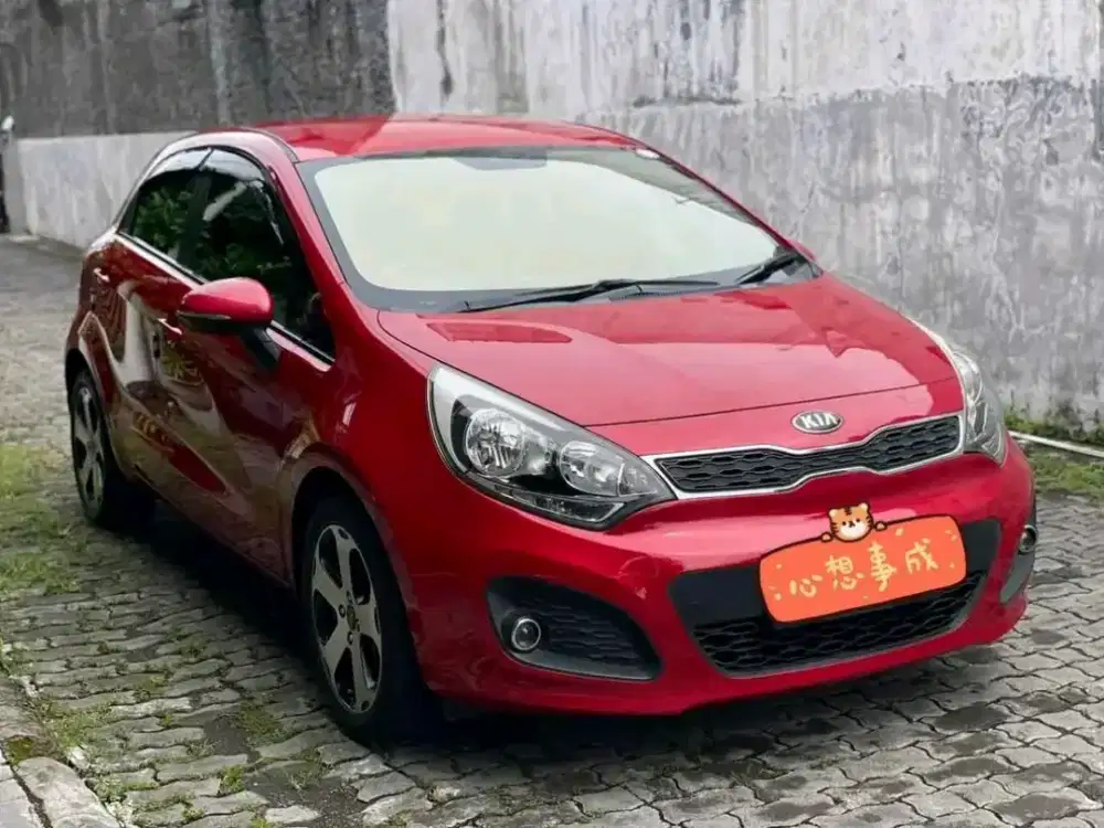 Kia Rio 2014 manual Istimewa