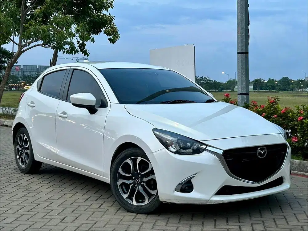 [LOWKM30RB] Mazda 2 R 2017