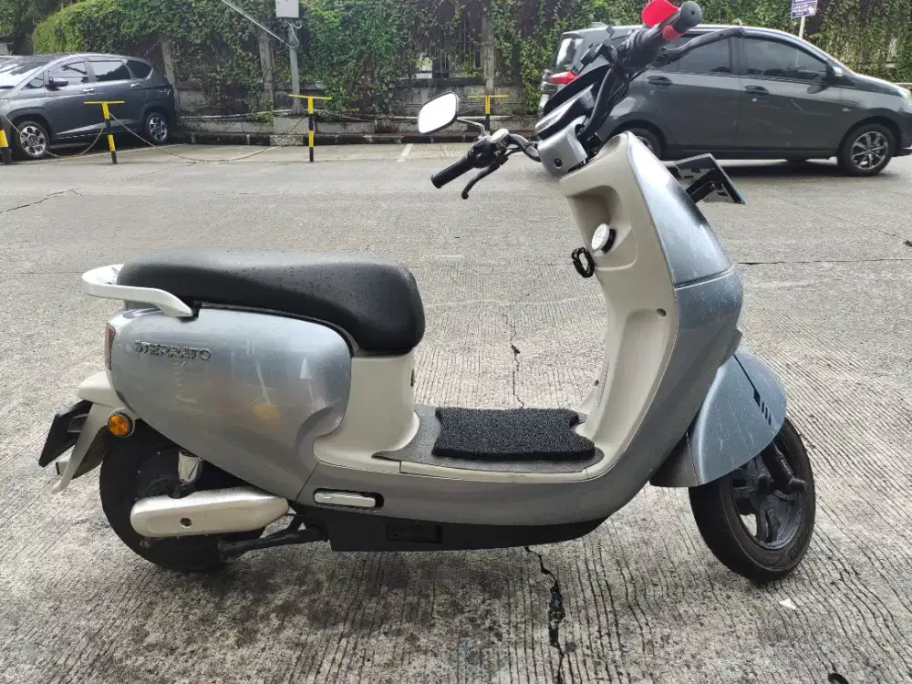 Motor listrik exotic sterrato, stnk hidup pjang, bpkb lengkap, murah