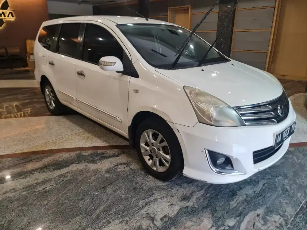 Dijual Grand Livina 2013