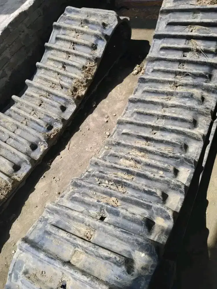 Mesin panen padi Bimo 102