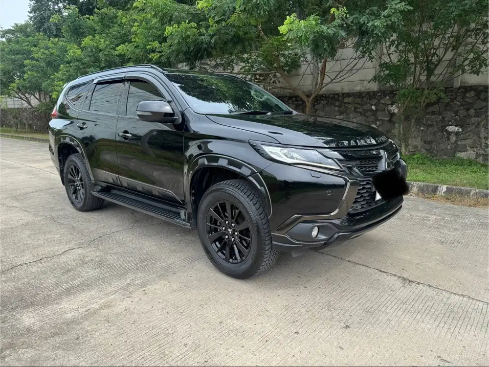 PAJERO SPORT DAKAR 4X2 ROCKFORD FOSGATE BLACK EDITION 2020