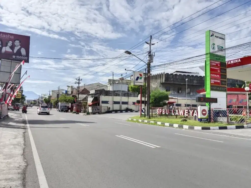 Tanah Jalan Dr Rajiman 1015Mt, Ld 22Mt, Bumi, Laweyan, Solo, Rumah