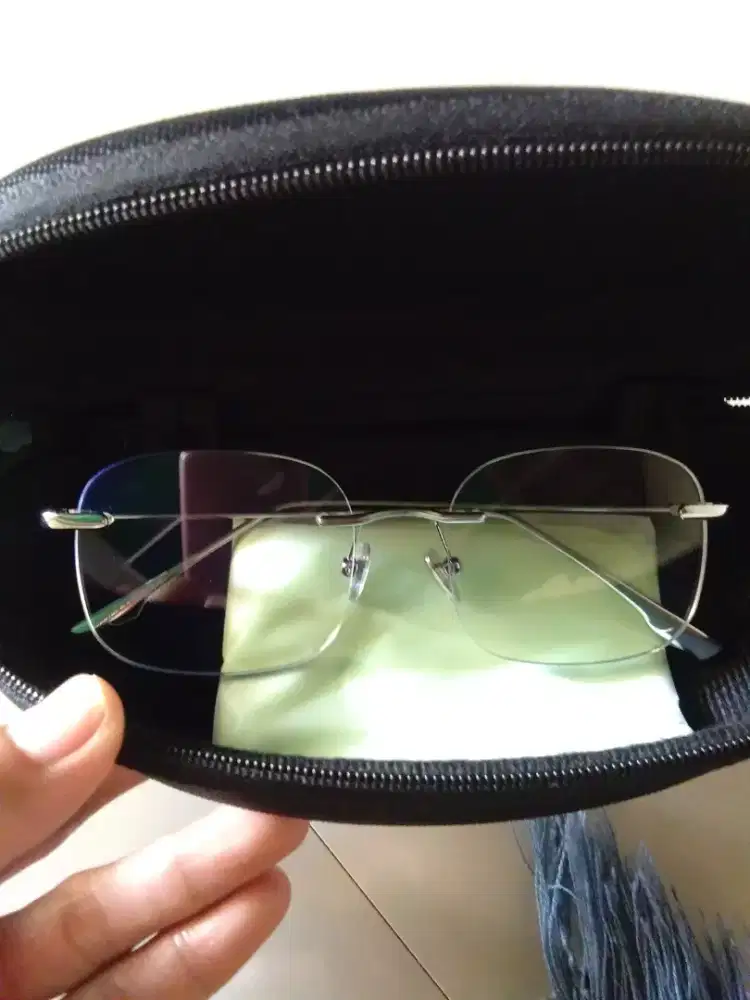 KACAMATA RIMLESS