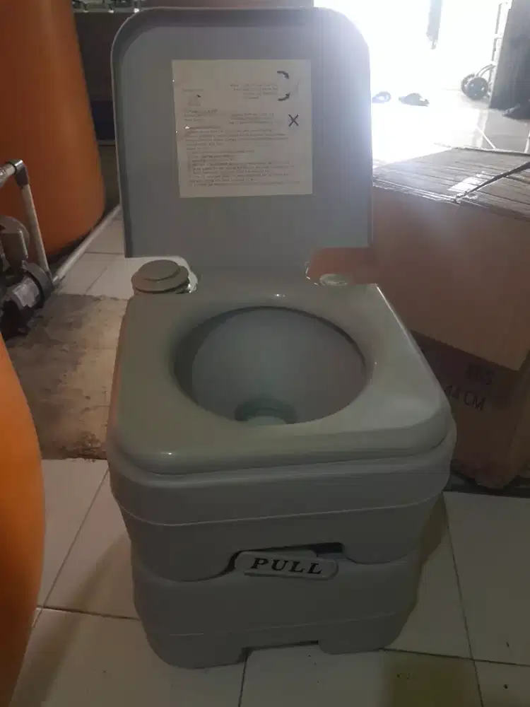 Portable toilet baru gress