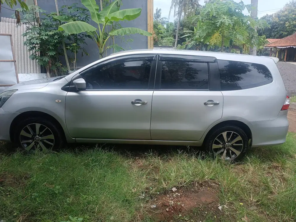 Nissan Grand livina 2015 Bensin