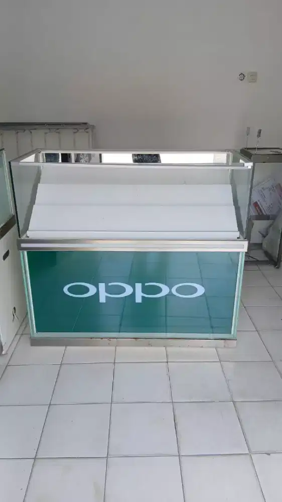 ETALASE MEJA BEKAS DISPLAY HP OPPO HARGA MURAH MERIAH, BARANG MULUS
