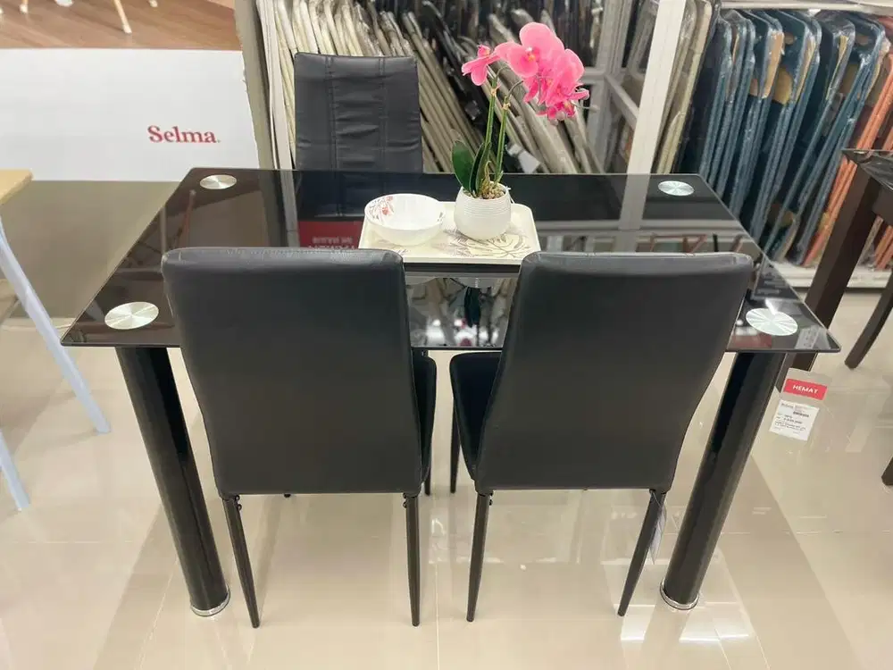 Meja Makan Minka Set