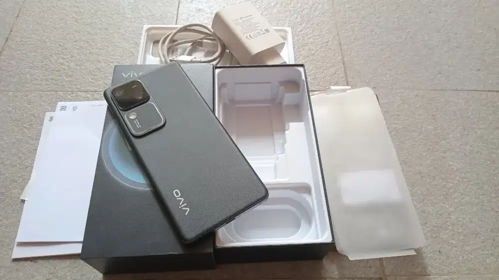 Vivo V30 5G Ram 8/256GB Fullshet Fuloriginal