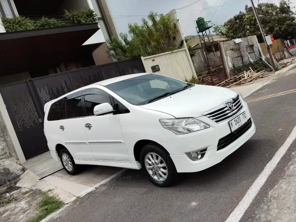 Innova V 2013 luxury bensin langka