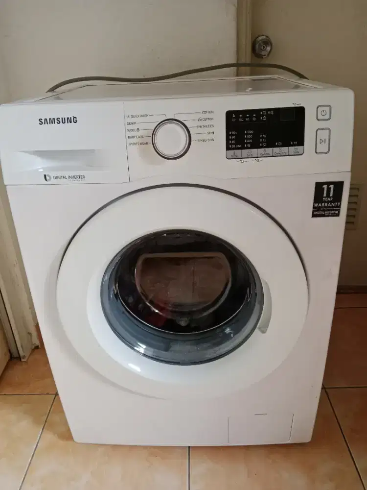 Mesin cuci front loading