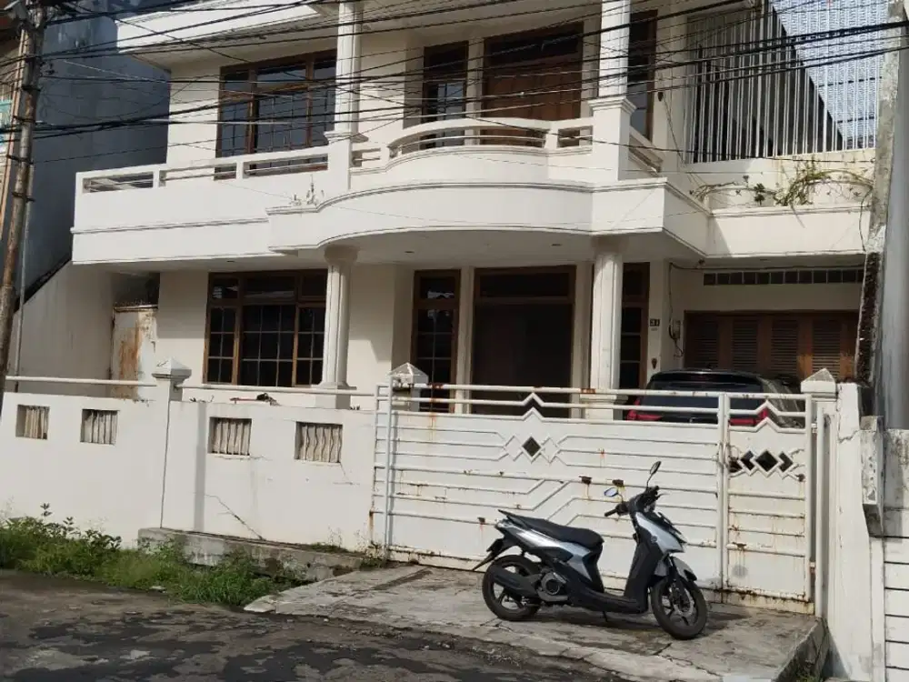 DIJUAL RUMAH PLUIT PUTRA KENCANA, JAKARTA UTARA, HADAP TIMUR, LT. 350m2, 2 LANTAI, SHM