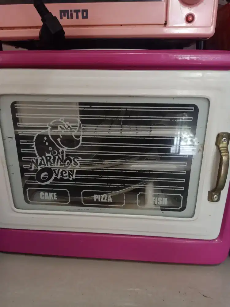 Oven tangkring warna ungu.