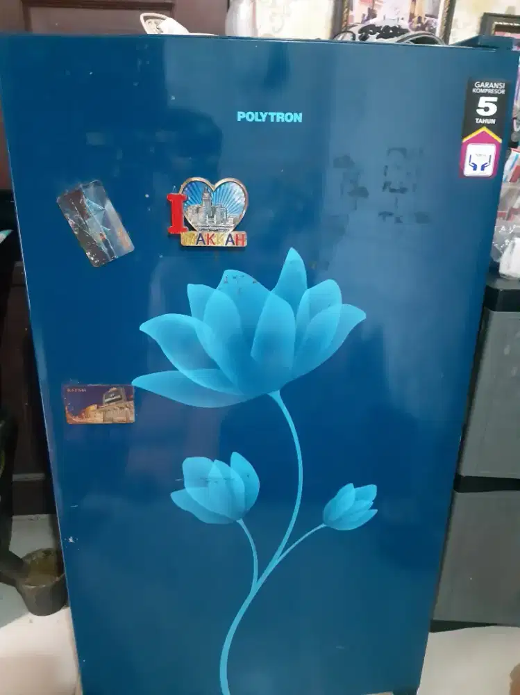 Dijual kulkas polytron kondisi masih bagus