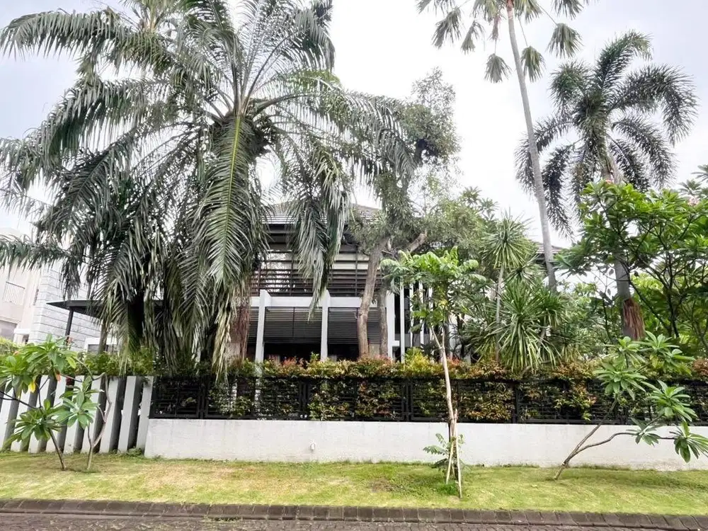 SEWA RUMAH TROPICAL MODERN GRAHA FAMILI