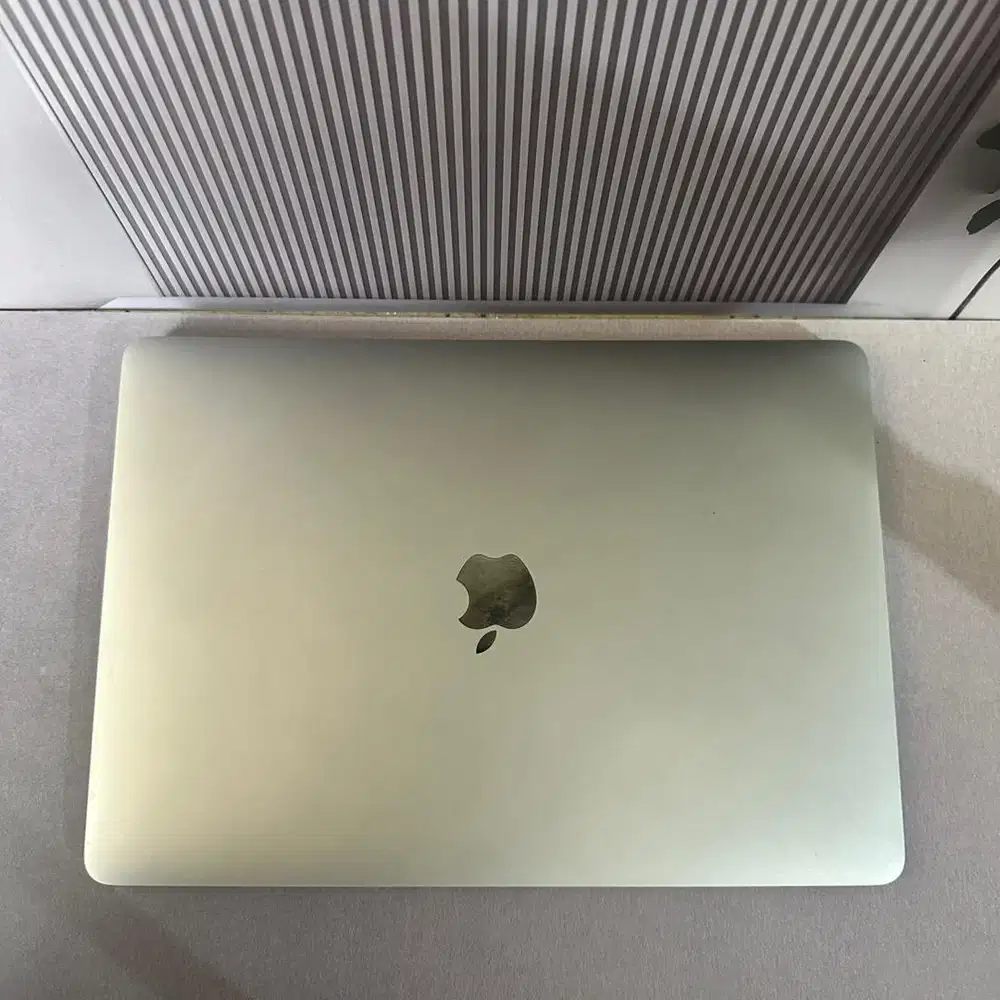 Macbook Air 2018 i5 16/128gb