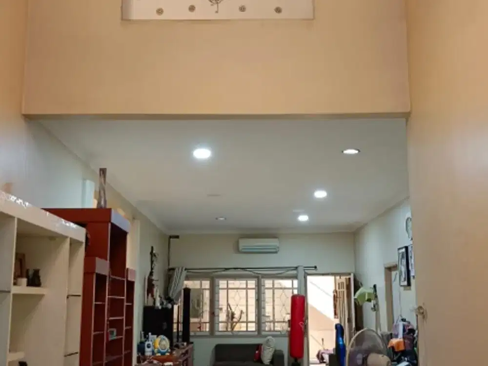 Dijual Rumah Siap Huni ukuran 10x25m2 di Kav. DKI Meruya