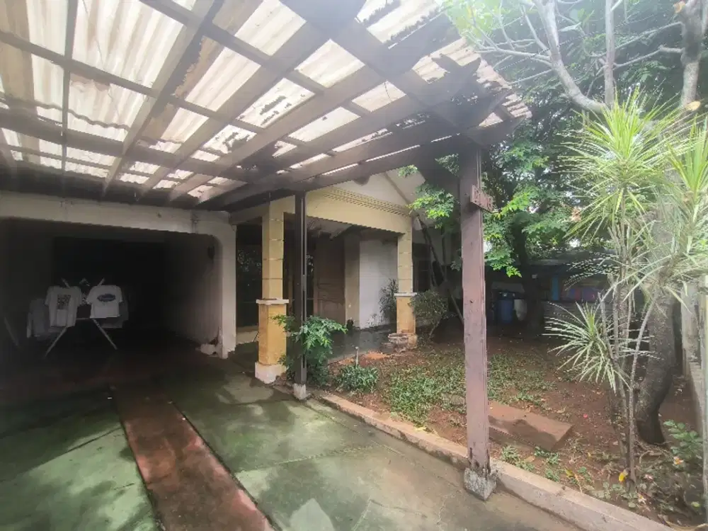 Dijual Termurah Rumah hitung tanah lokasi premium di Taman Aries