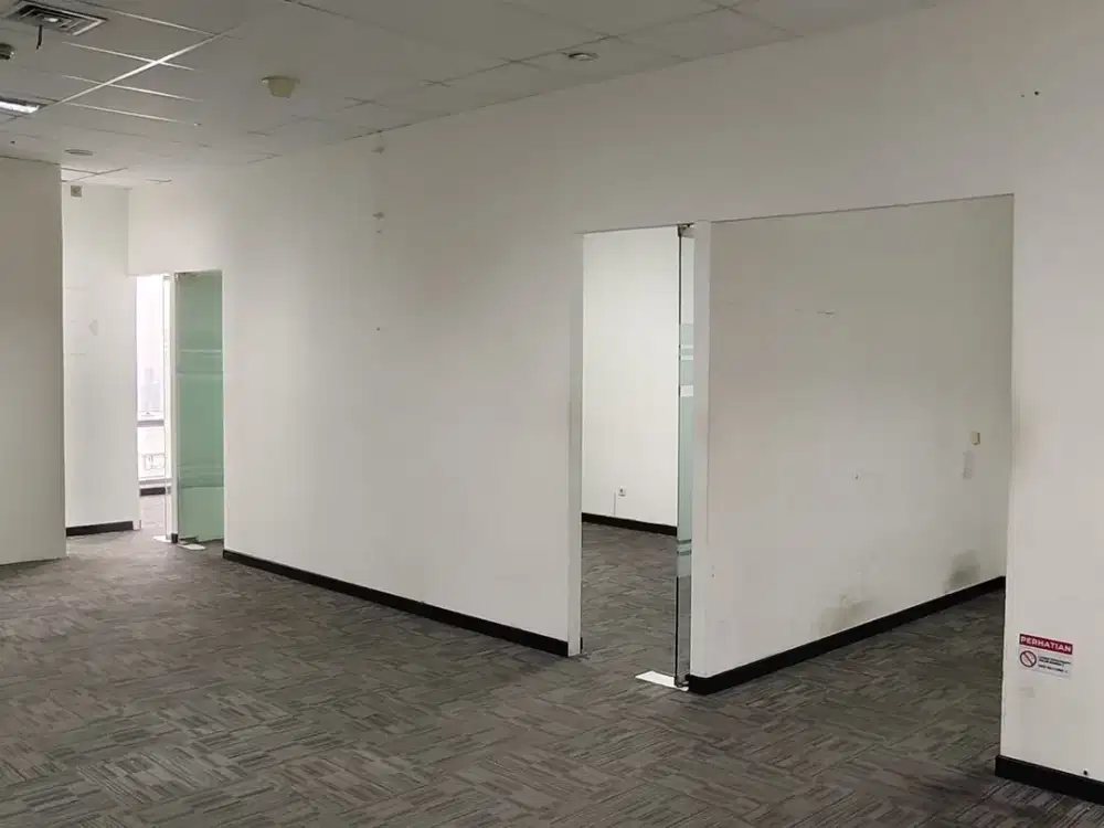 Disewakan Ruang Kantor siap Pakai di Soho Capital Jakarta Barat