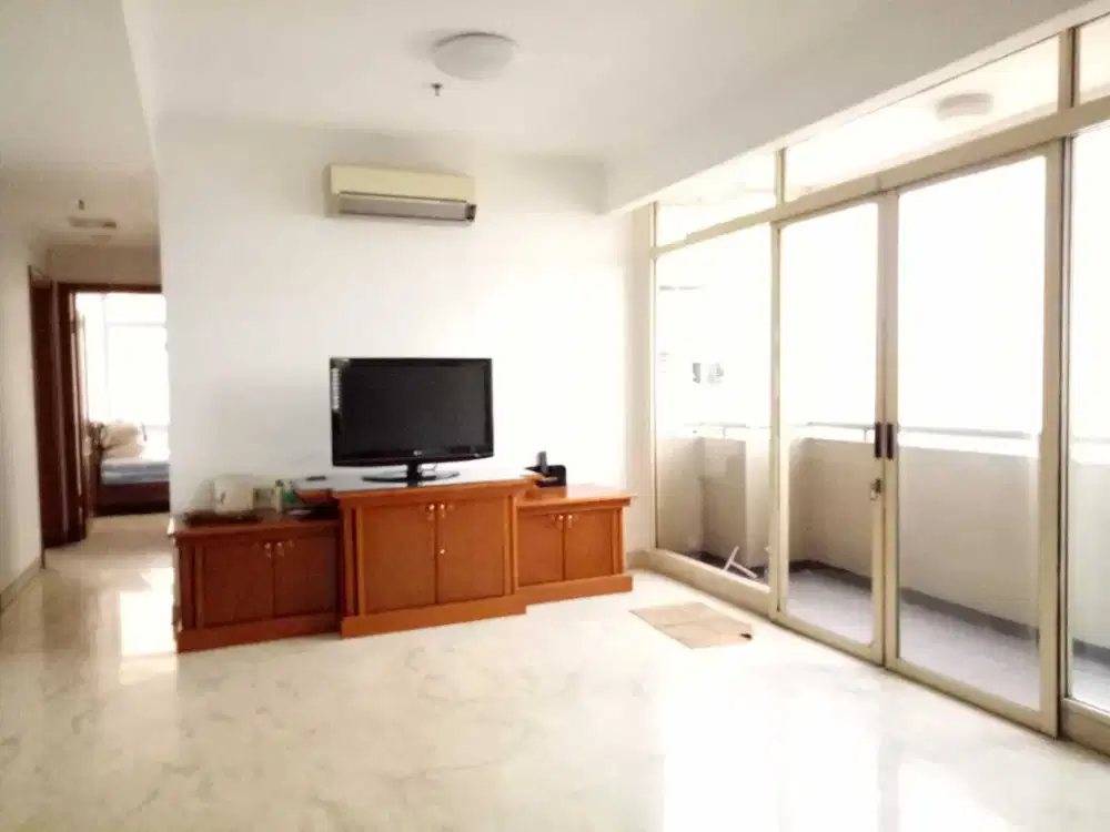 Dijual Murah Unit 3+1Br Fullfurnish Apartemen Slipi Jakarta Barat
