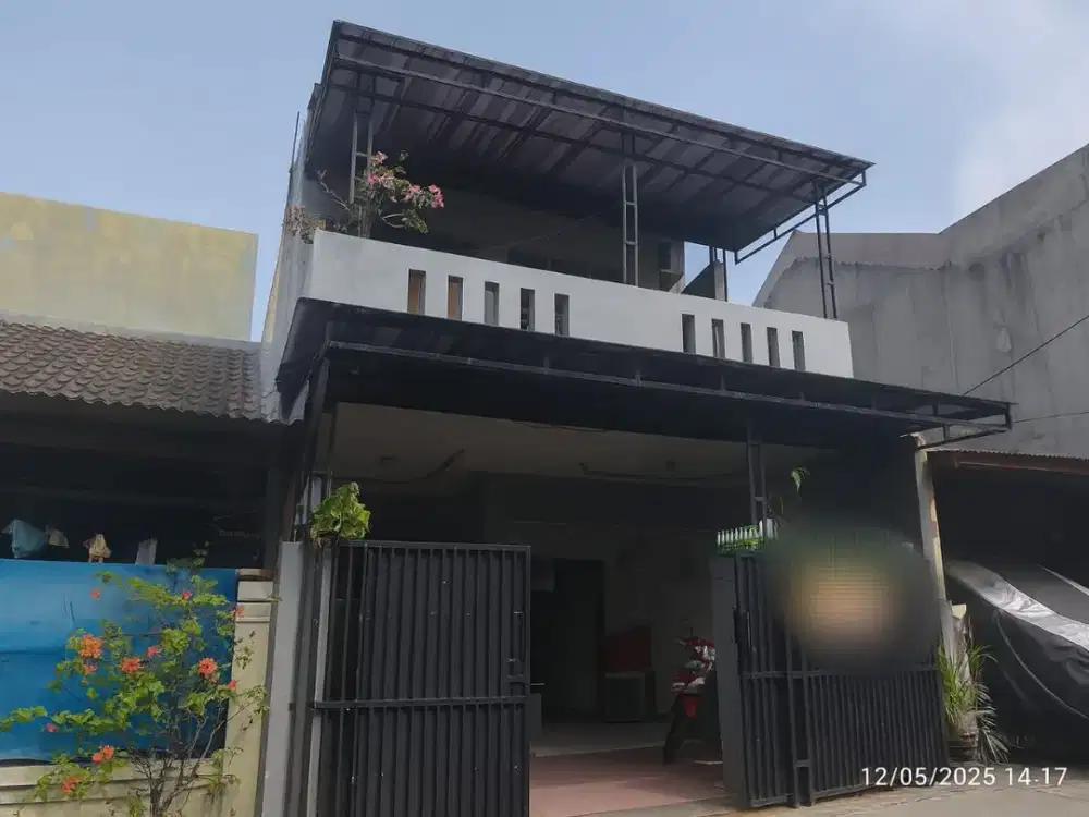 rumah 2 lantai bangunan bagus samping summarecon di taman wisma asri Bekasi Utara