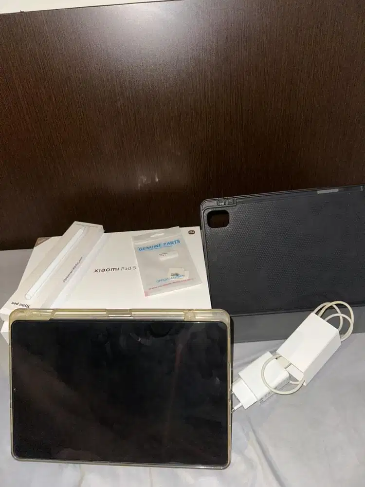 Xiaomi Pad 5 6/256GB (Fullset + Keyboard + Stylus + Case 2pcs)