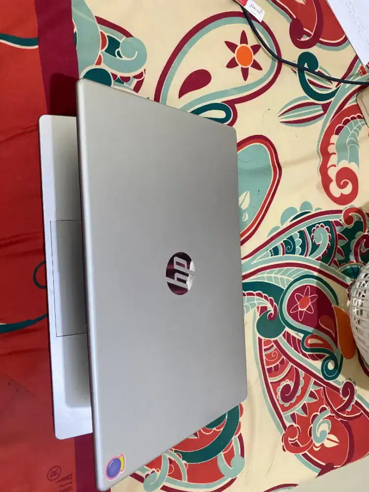Laptop hp  tipe ep0001Tu cor i5