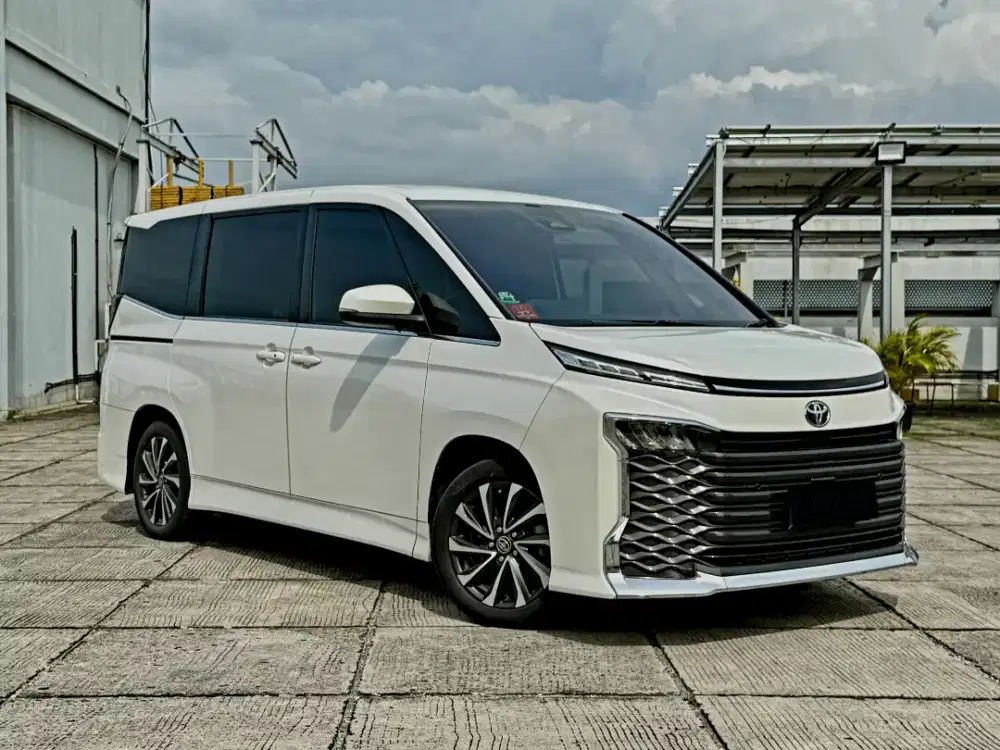 Toyota Voxy 2.0 2022
