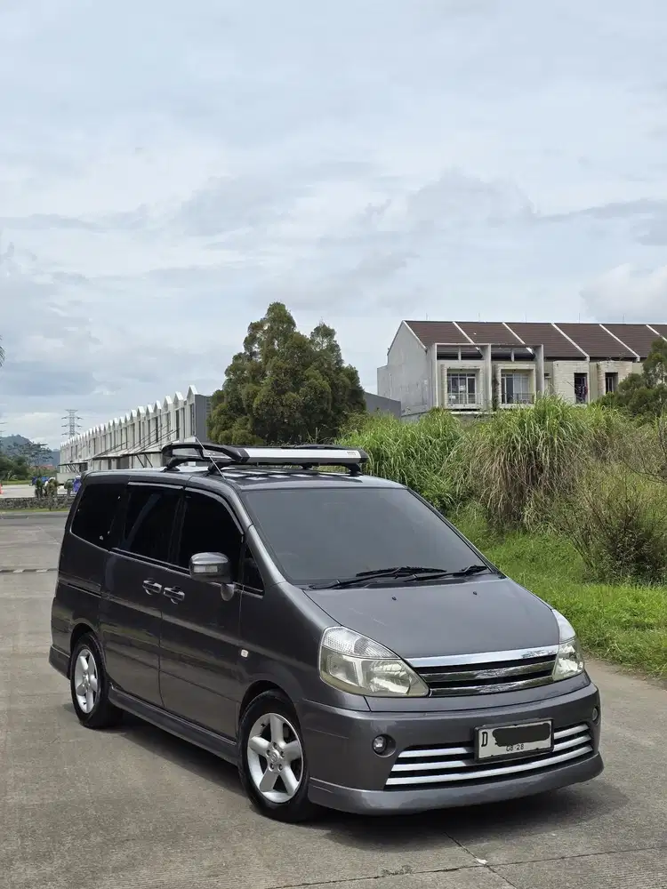 Nissan Serena 2010 Bensin