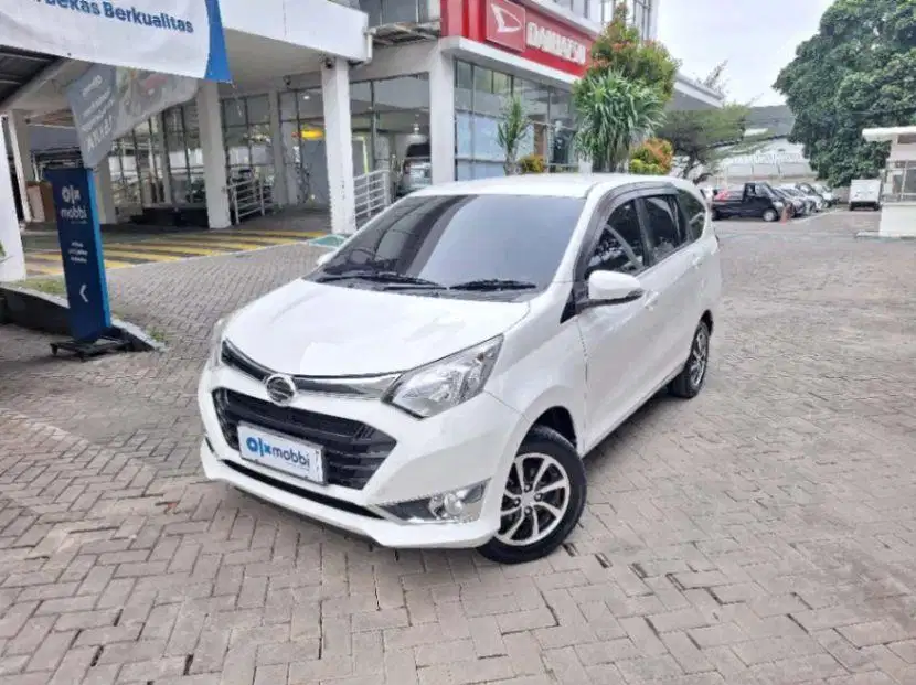 LOW DP Daihatsu Sigra 1.2 R Bensin-MT 2017 FZT