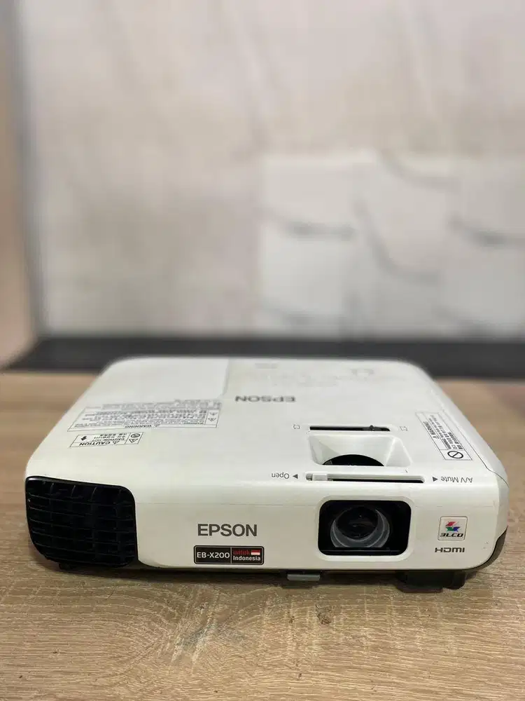 PROYEKTOR EPSON EB-X200