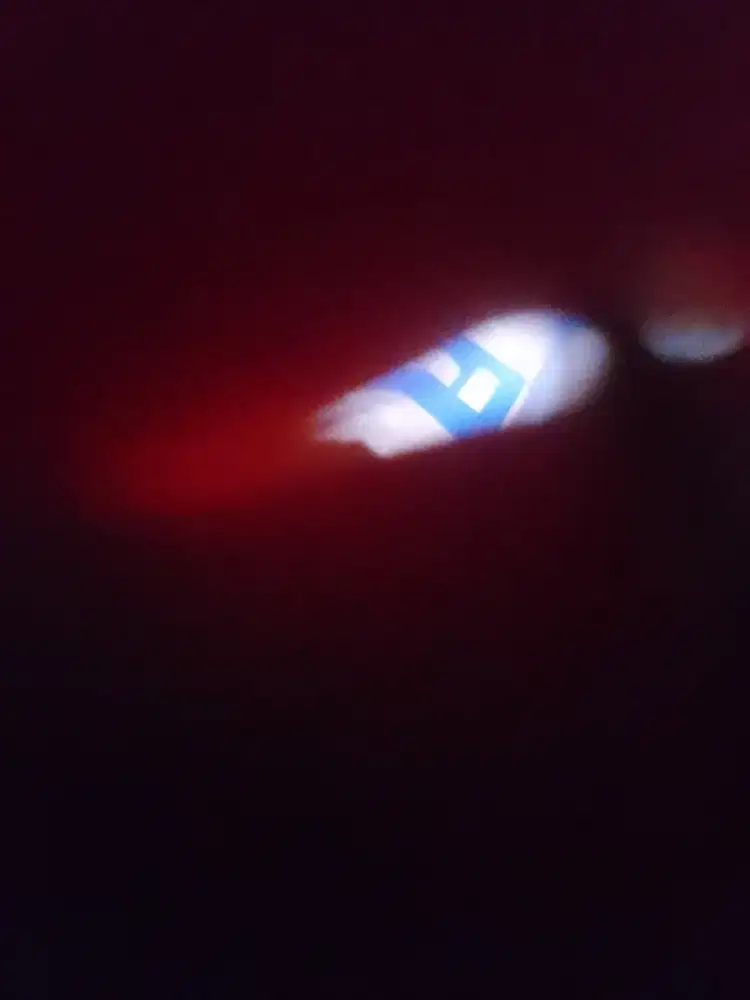 mencari lowongan pekerjaan.