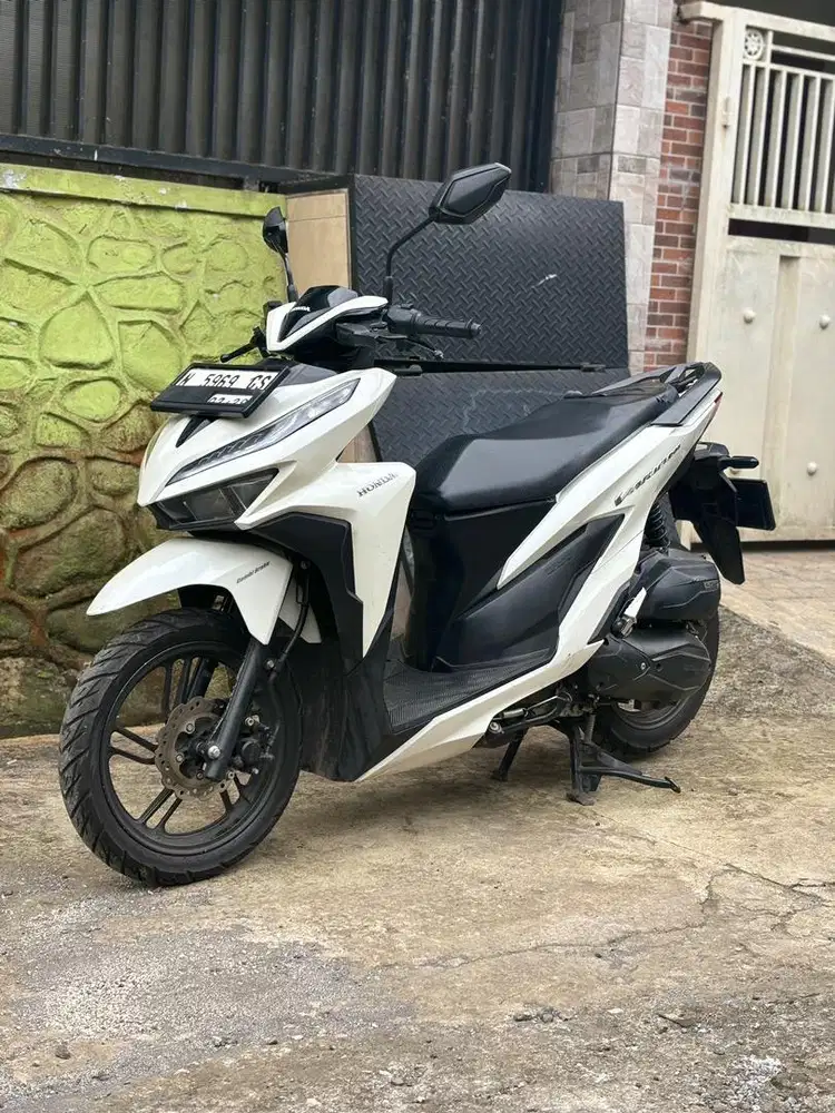 Honda Vario 150 Smartkeyless N Malang Putih Koko Motor