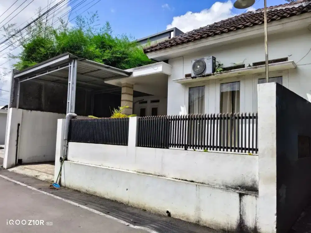 Rumah Bagus Siap Huni Lokasi Strategis  700 Meter Alun2 Purwokerto