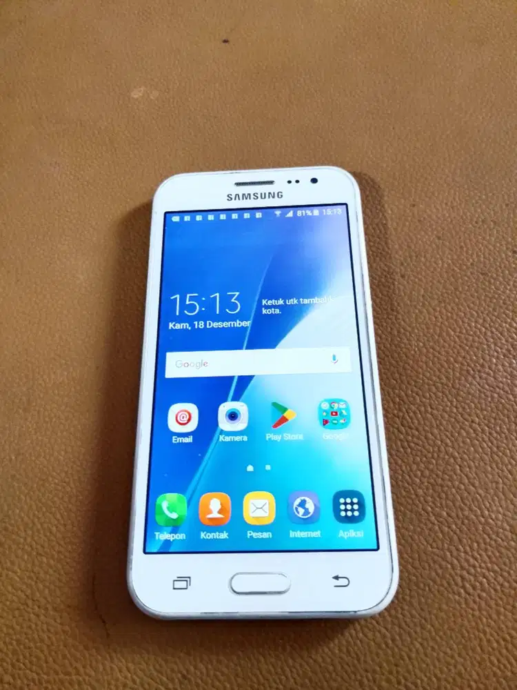 Samsung j2 normal.. Minus d ttup blang nya..
